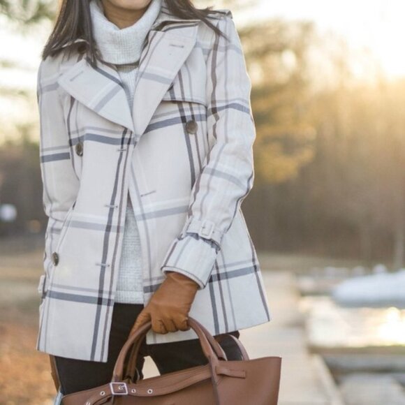 NWT Coach cream Ivory Plaid Tattersall Short  Trench Coat size M - Picture 1 of 15